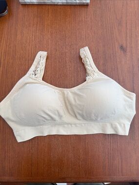 Seamless Lace-Trim Wireless Bra - Cream